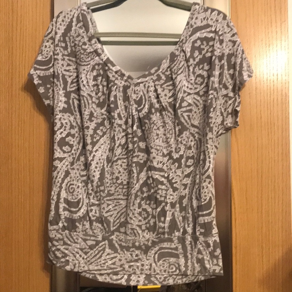 Grey & white Banana Republic size Med blouse with large V neck in front & back.